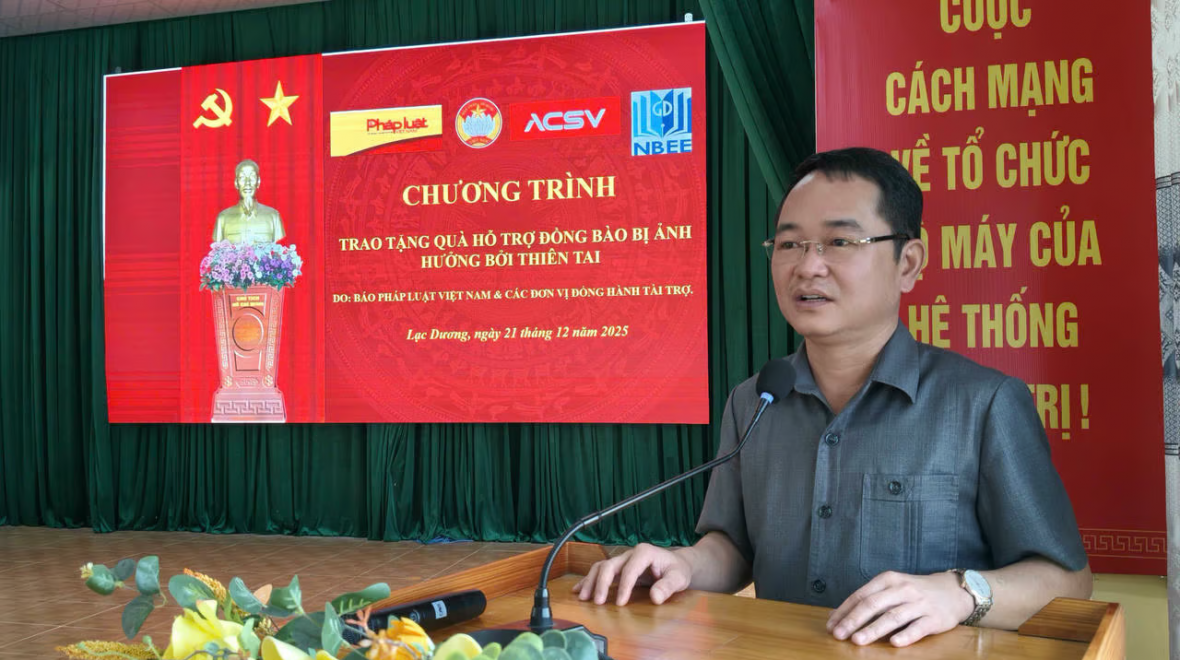 Báo Pháp luật Việt Nam hỗ trợ người dân vùng mưa lũ Lâm Đồng sửa chữa nhà