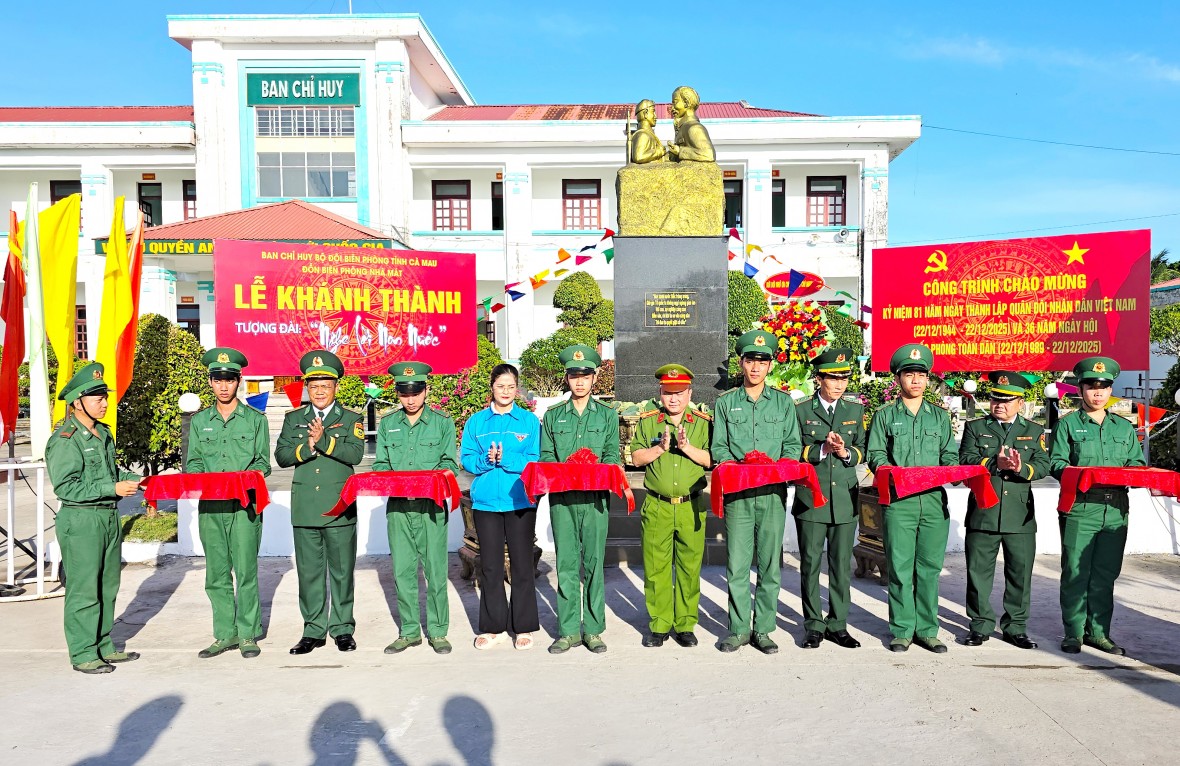 Cà Mau: Khánh thành tượng đài “Bác Hồ với chiến sĩ Biên phòng”