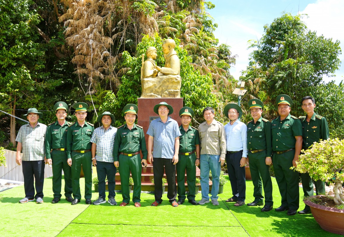 Cà Mau: Khánh thành tượng đài “Bác Hồ với chiến sĩ Biên phòng”