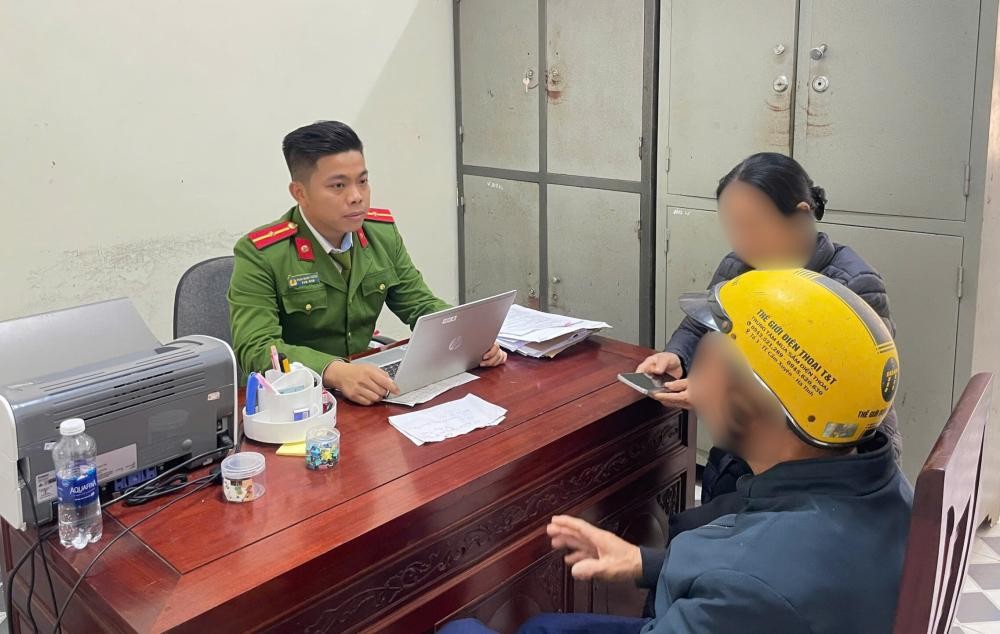 Vợ chồng ông S. trình báo sự việc - Ảnh Công an Hà Tĩnh.