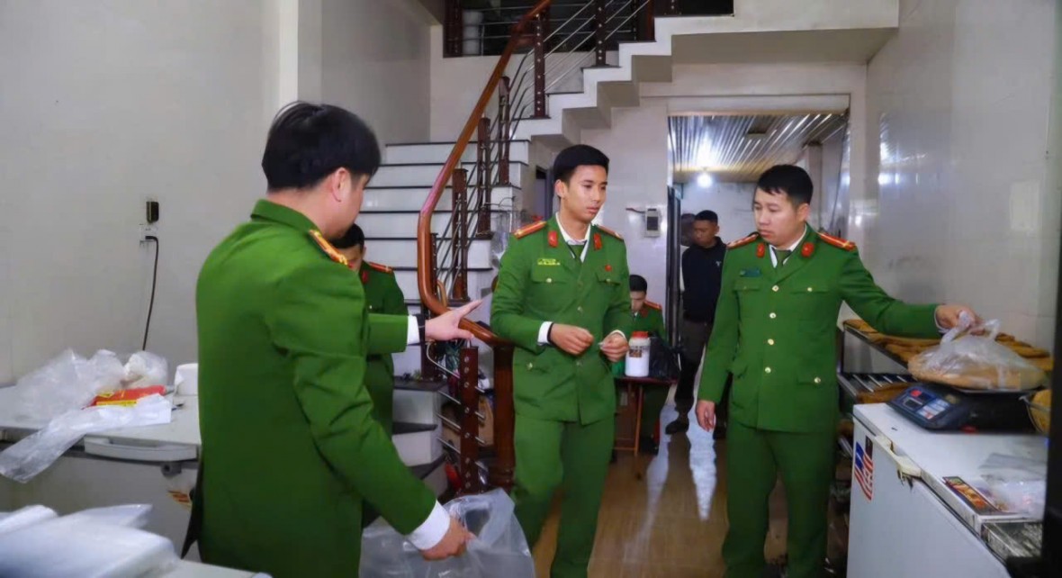 Tuyên Quang: Phát hiện gần 170kg giò, chả chứa hàn the tại chợ Tam Cờ