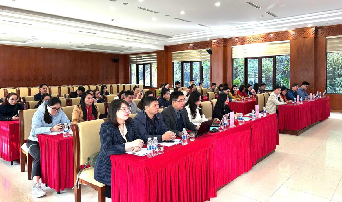 Các đại biểu tham dự Hội nghị Các đại biểu tham dự Hội nghị