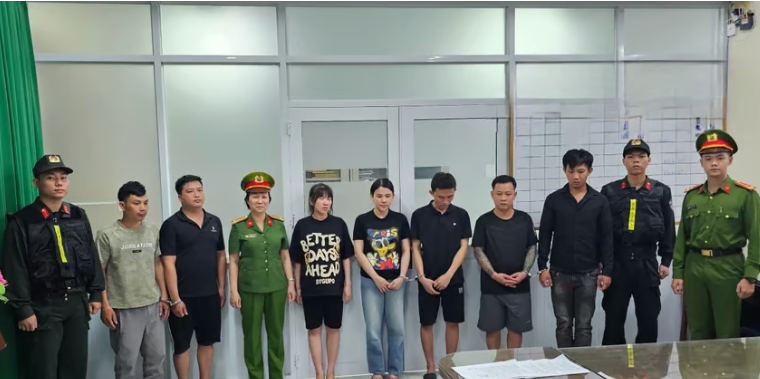 Đường dây dùng hóa chất tạo thịt bò giả bán cho hàng loạt quán ăn ở TP.HCM