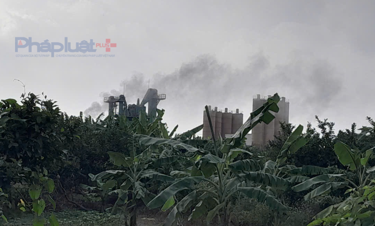 Bát Tràng, Hà Nội: Bến bãi, trạm trộn bê tông xả khói bụi bức tử người dân thành phố Bát Tràng, Hà Nội: Bến bãi, trạm trộn bê tông xả khói bụi bức tử người dân thành phố