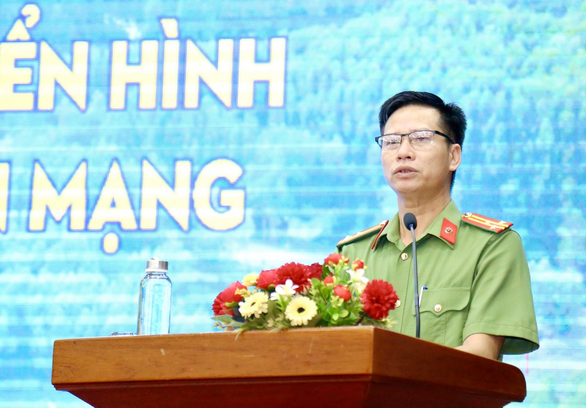 Cà Mau hướng tới địa phương điển hình về bảo vệ người dân trên không gian mạng Cà Mau hướng tới địa phương điển hình về bảo vệ người dân trên không gian mạng