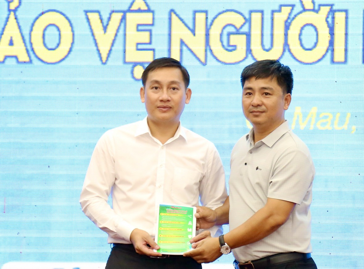 Cà Mau hướng tới địa phương điển hình về bảo vệ người dân trên không gian mạng Cà Mau hướng tới địa phương điển hình về bảo vệ người dân trên không gian mạng