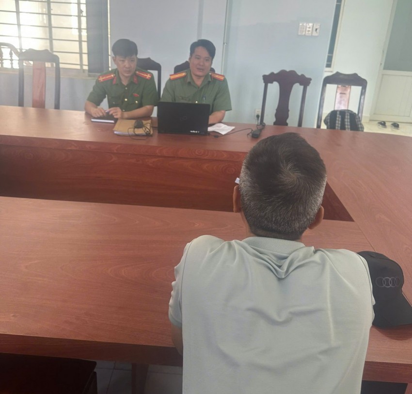 Đồng Nai: Xử lý nghiêm cá nhân chia sẻ thông tin sai sự thật trên không gian mạng Đồng Nai: Xử lý nghiêm cá nhân chia sẻ thông tin sai sự thật trên không gian mạng