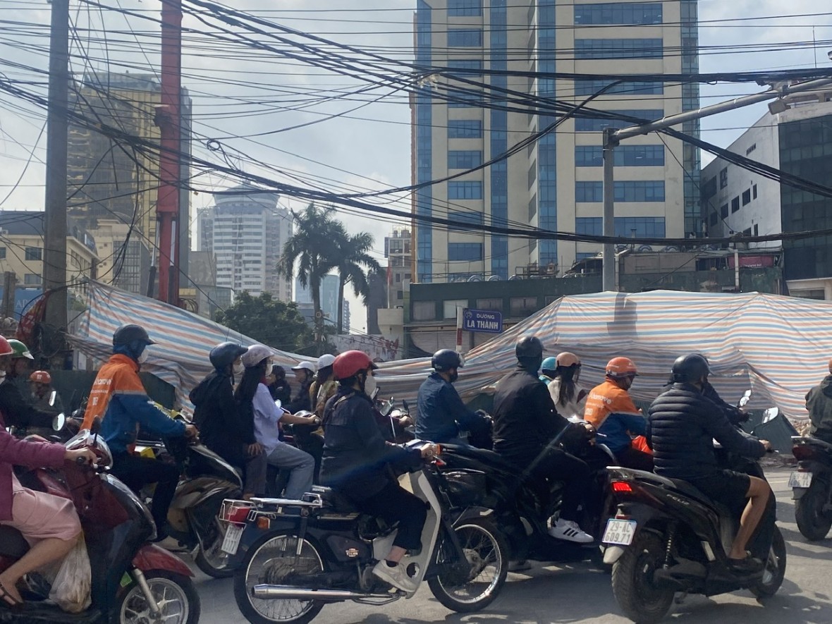 Cận cảnh công trường thi công dự án Vành đai 1 đoạn Hoàng Cầu – Voi Phục