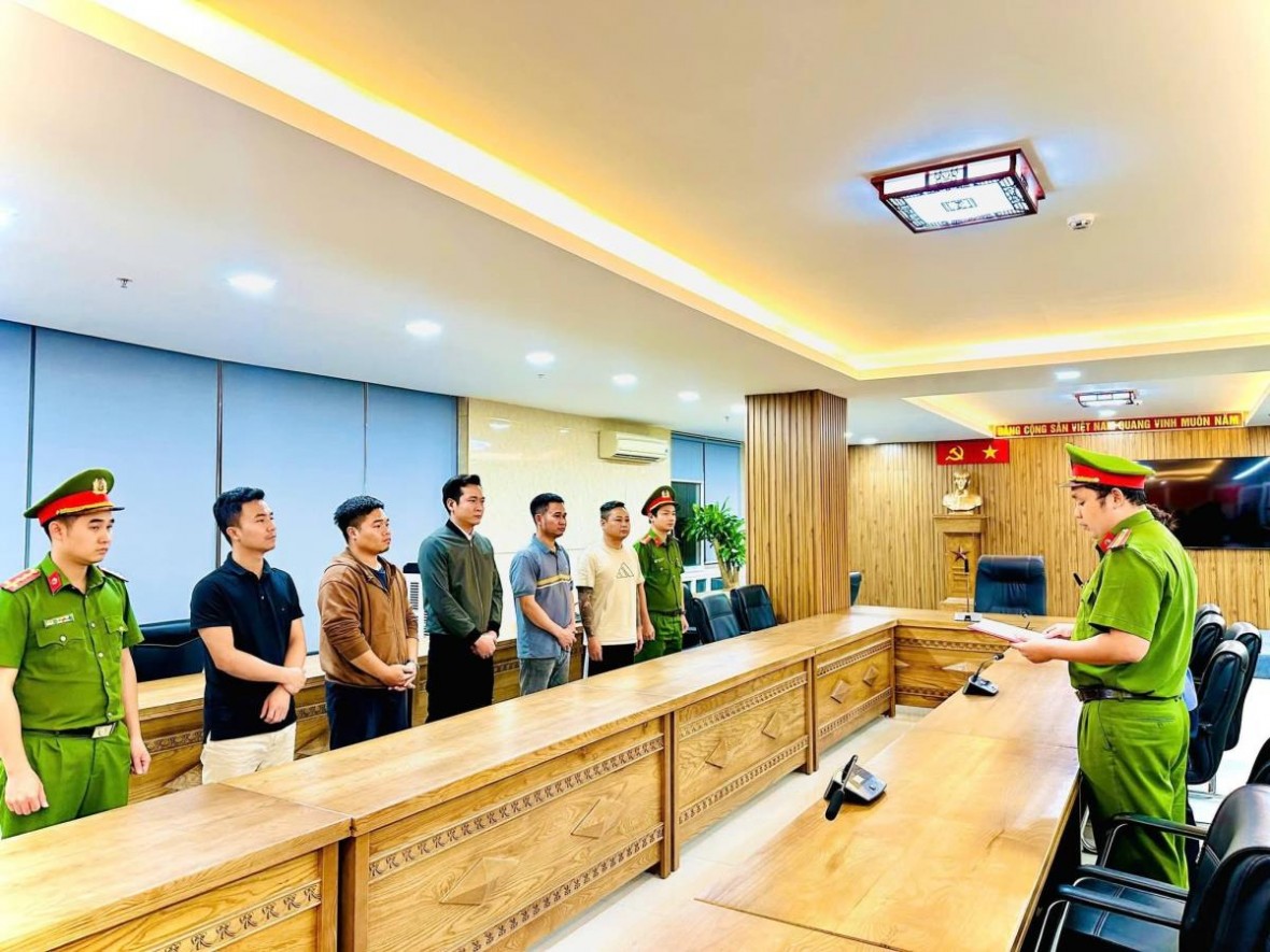 Các đối tượng tại cơ quan công an. (Nguồn: Công an Đà Nẵng)