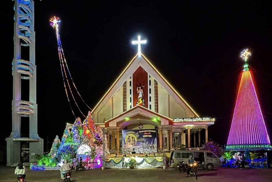 Giáng sinh rộn ràng, ấm áp trên cao nguyên Đắk Lắk