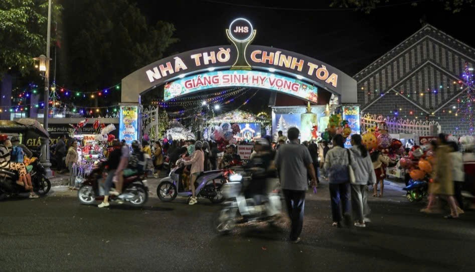 Giáng sinh rộn ràng, ấm áp trên cao nguyên Đắk Lắk