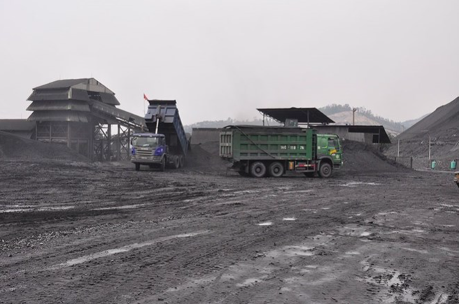 Công trường chế biến, sàng tuyển của Công ty Vietmindo ở Vàng Danh, TP Uông Bí thời điểm còn hoạt động. Ảnh: T.N.D