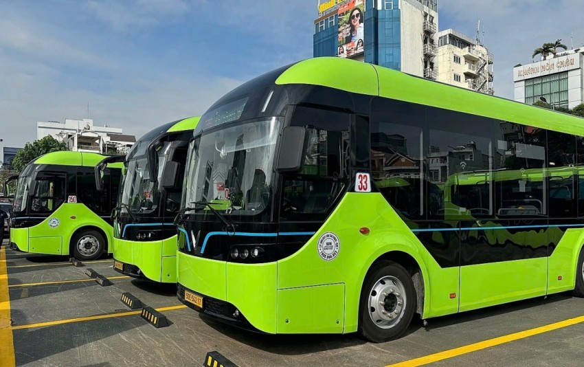 58 xe buýt CNG ở TP HCM được thay thế bằng ôtô điện