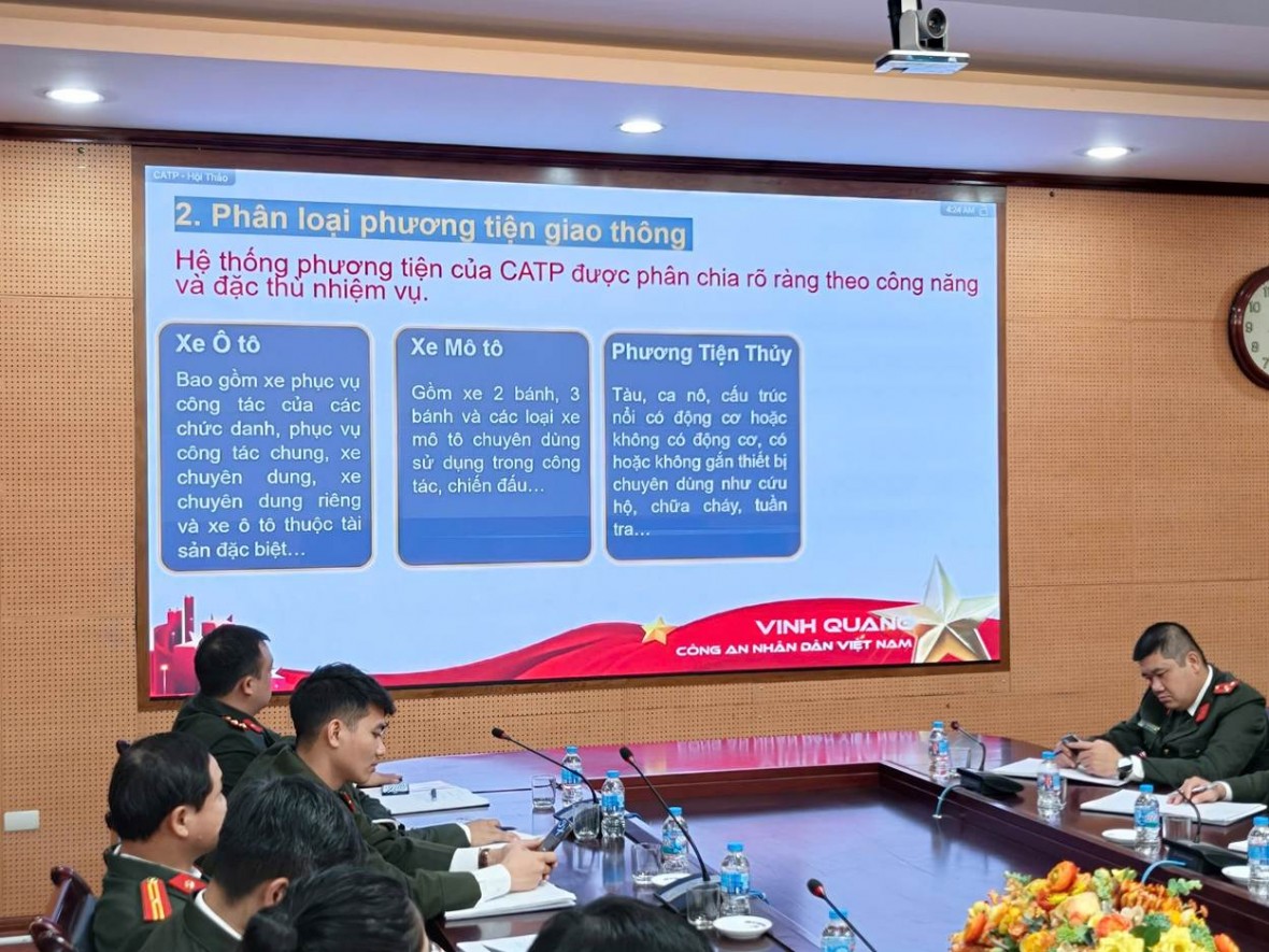 Hà Nội tăng cường công tác quản lý đối với xe mô tô, ô tô, phương tiện thủy, trang thiết bị phương tiện thủy