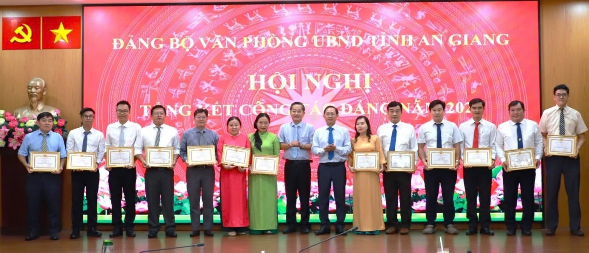 Đảng bộ Văn phòng UBND tỉnh An Giang tổng kết công tác Đảng năm 2025 và triển khai nhiệm vụ năm 2026