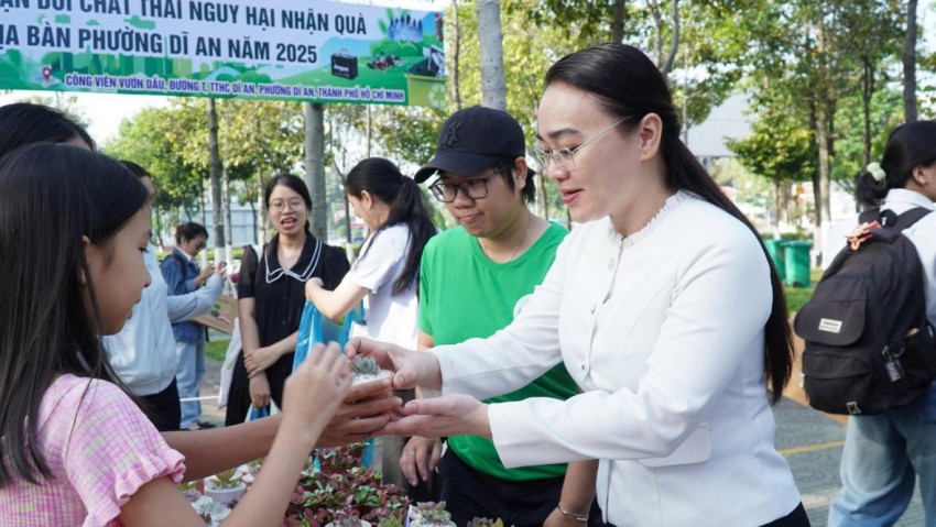 Chương trình diễn ra trong không khí sôi nổi, góp phần lan tỏa thông điệp bảo vệ môi trường, nâng cao ý thức cộng đồng trong công tác phân loại và xử lý rác thải.