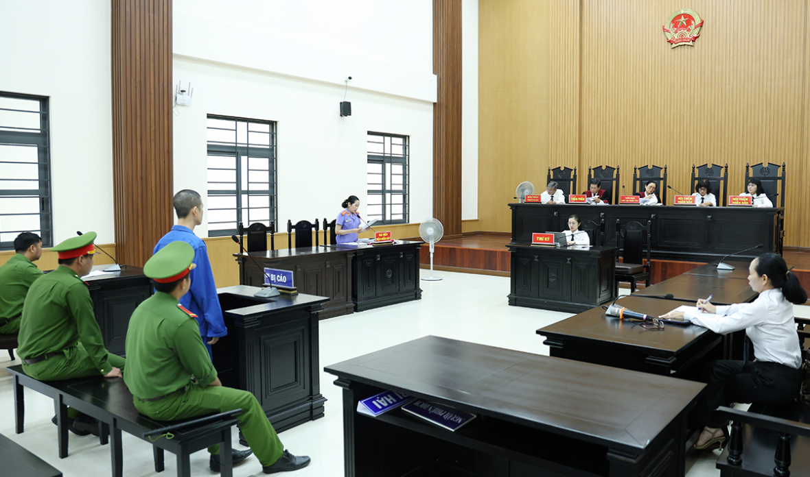 Kẻ đột nhập cửa hàng trộm 66 điện thoại Iphone bị tuyên phạt 14 năm tù