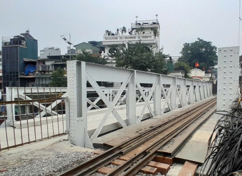 Hình cảnh cầu Long Biên sau 2 tháng sửa chữa