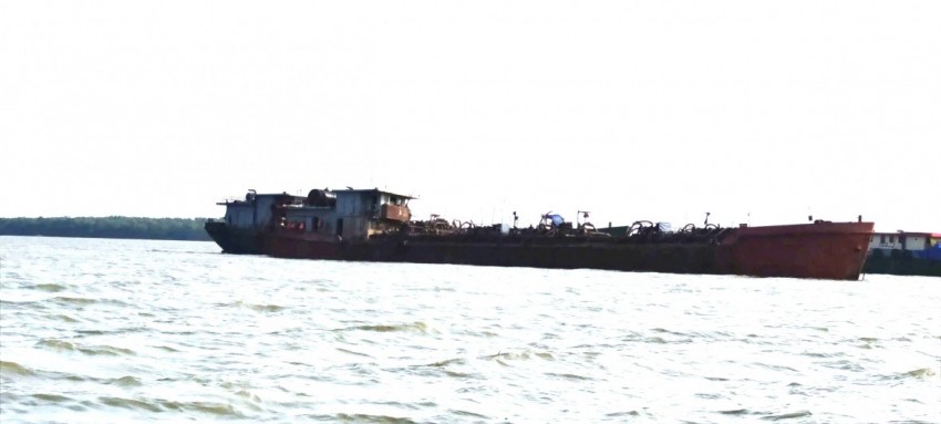 BĐBP Đồng Tháp liên tiếp bắt giữ phương tiện vận chuyển cát trái phép trên biển