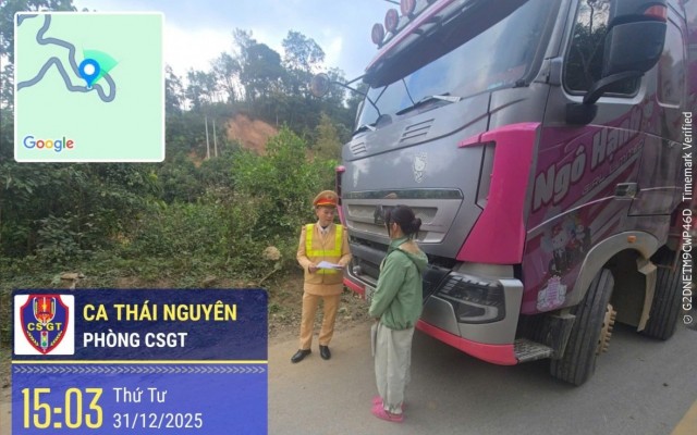 Xử phạt nữ tài xế xe tải dừng chặn xe khác giữa đường ở Thái Nguyên