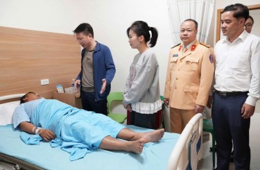 Tạm giữ hình sự đối tượng tăng ga “thông chốt”, lao thẳng vào Cảnh sát giao thông