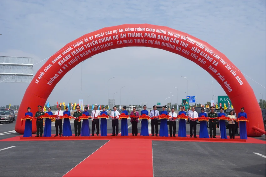 Cao tốc Hậu Giang - Cà Mau chậm tiến độ vì các nhà thầu không làm đúng cam kết