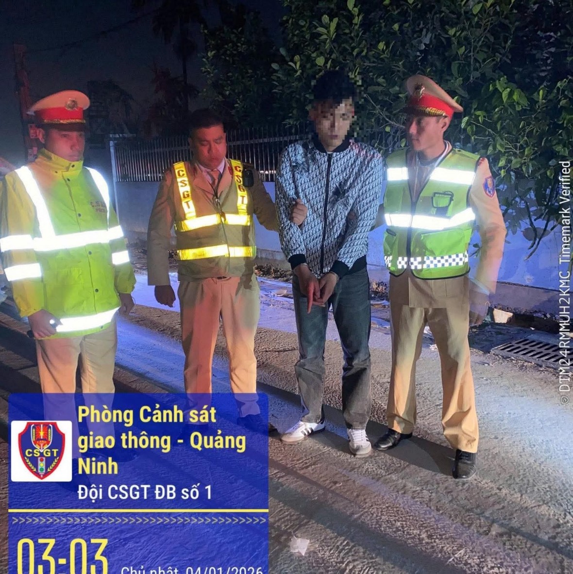 Lái xe bỏ chạy, ép xe CSGT rồi vứt nghi ma túy khi bị truy đuổi