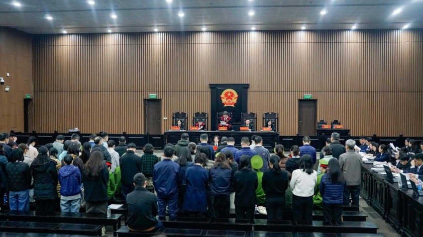 Các bị cáo tại toà. Các bị cáo tại toà.