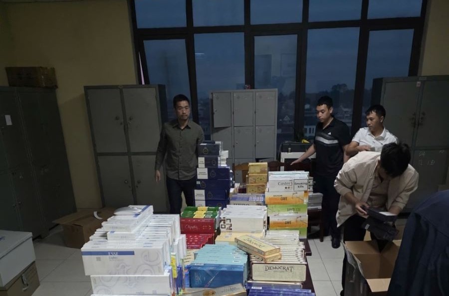 Khởi tố vụ buôn bán thuốc lá nhập lậu, thu giữ gần 9.000 bao thuốc các loại