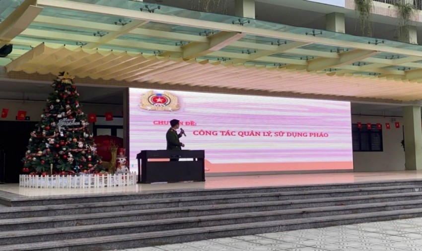 Công an phường Đống Đa tuyên truyền, phổ biến giáo dục pháp luật tại trường học