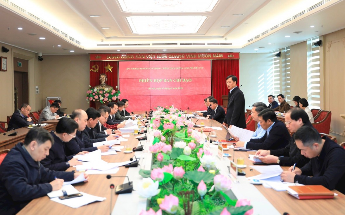 Phát hiện sớm, xử lý kịp thời, nghiêm minh các vụ án, vụ việc tham nhũng, lãng phí, tiêu cực