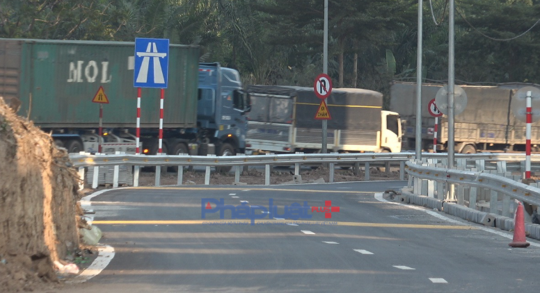 Các phương tiện đã có thể di chuyển từ Ngọc Hồi vào cao tốc Pháp Vân – Cầu Giẽ Các phương tiện đã có thể di chuyển từ Ngọc Hồi vào cao tốc Pháp Vân – Cầu Giẽ