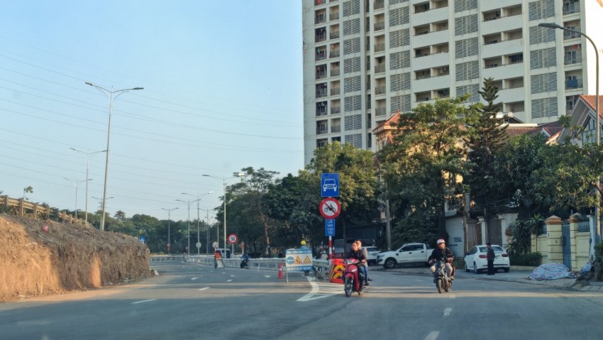 Các phương tiện đã có thể di chuyển từ Ngọc Hồi vào cao tốc Pháp Vân – Cầu Giẽ Các phương tiện đã có thể di chuyển từ Ngọc Hồi vào cao tốc Pháp Vân – Cầu Giẽ