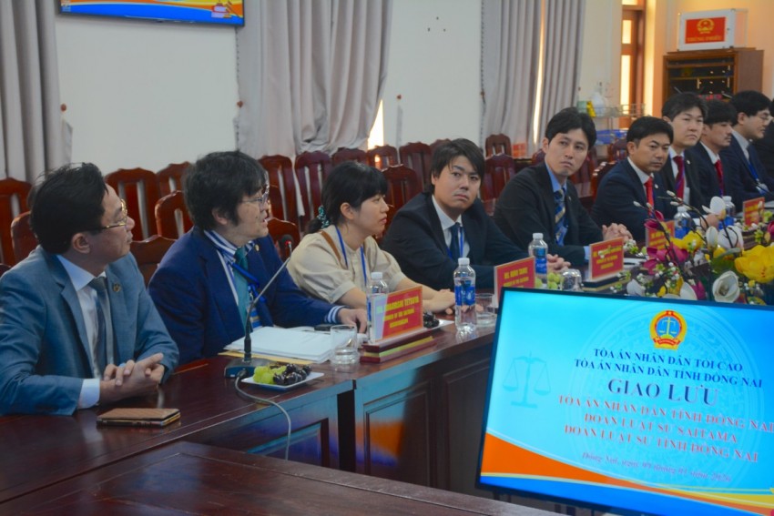 Các thành viên Đoàn Luật sư Saitama (Nhật Bản).