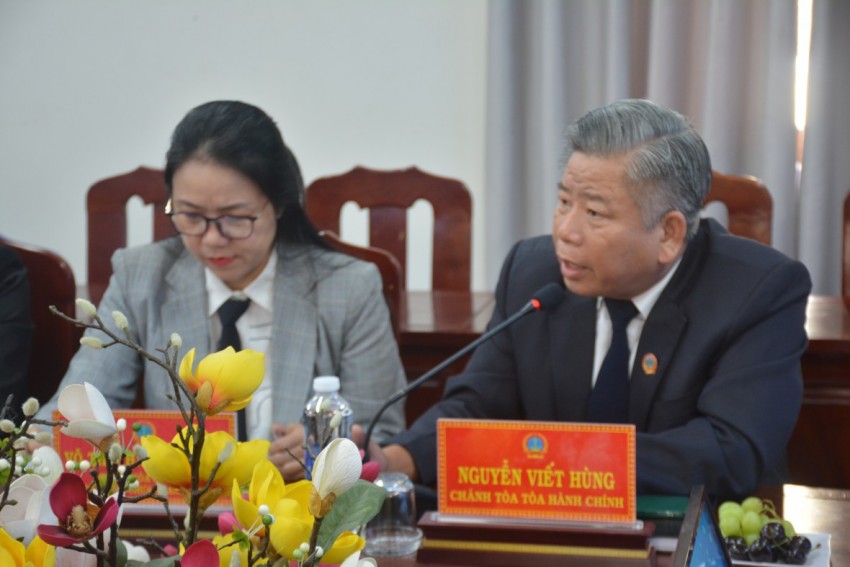 Thành viên TAND tỉnh Đồng Nai chia sẻ, trao đổi chia sẻ kinh nghiệm.