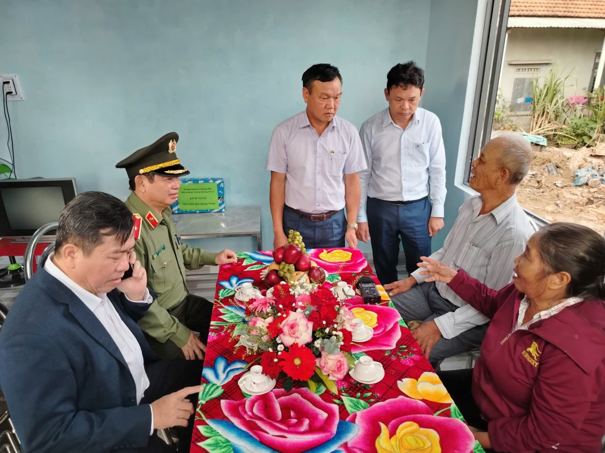 Đắk Lắk hoàn thành bàn giao 176 căn nhà cho người dân vùng lũ trước thời hạn