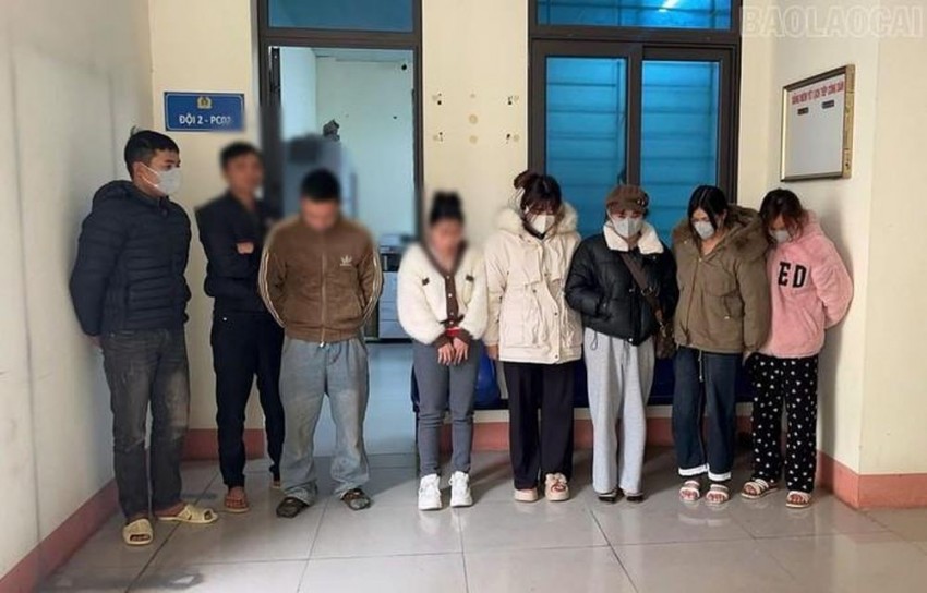 Bắt quả tang “má mì” tổ chức cho 4 cặp nam nữ mua bán dâm tại nhà