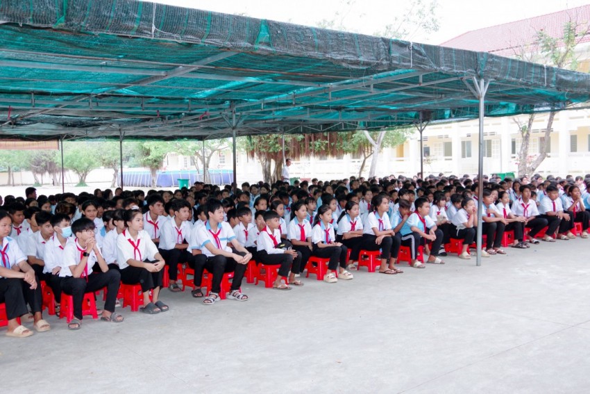 Cần Thơ: Đồn Biên phòng Vĩnh Châu tuyên truyền phòng, chống ma túy cho 600 học sinh trên địa bàn