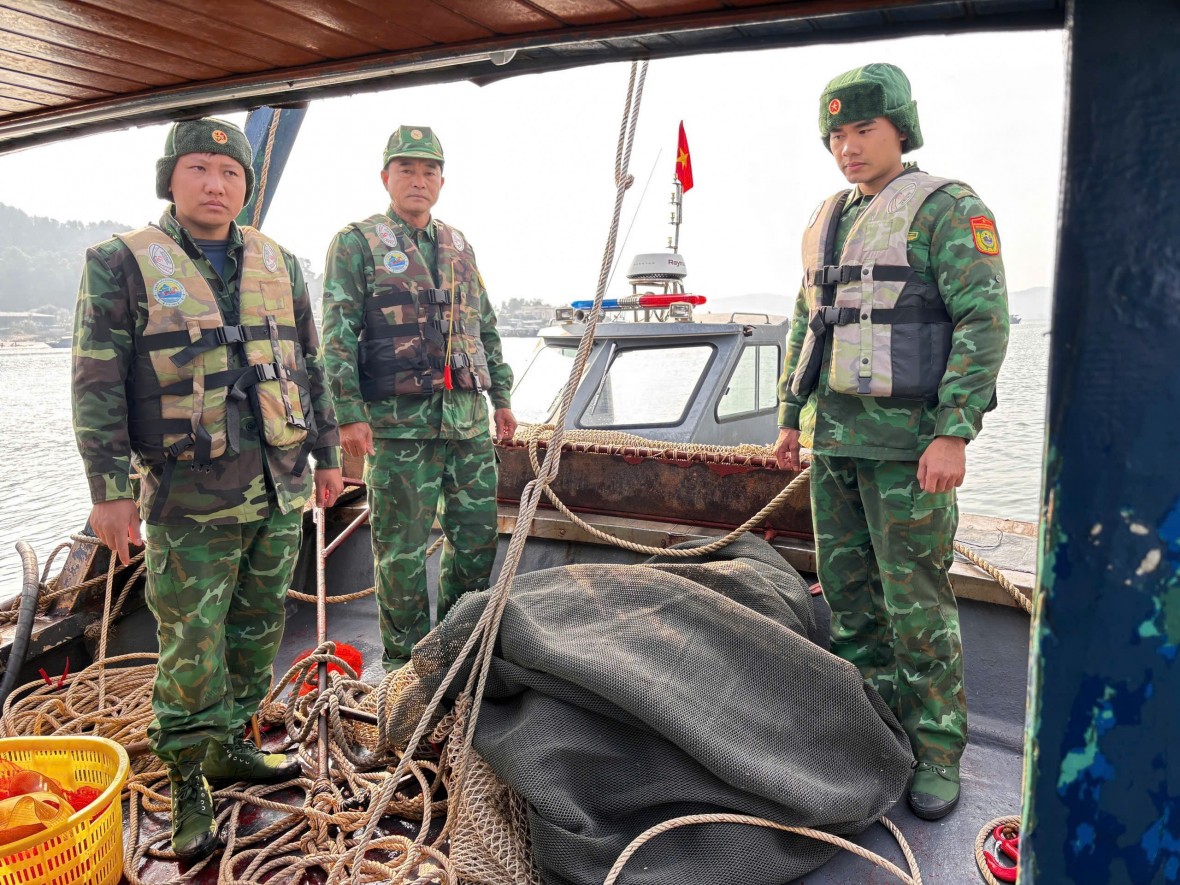 Biên phòng Trà Cổ khẩn trương hỗ trợ tàu cá có người gặp nạn