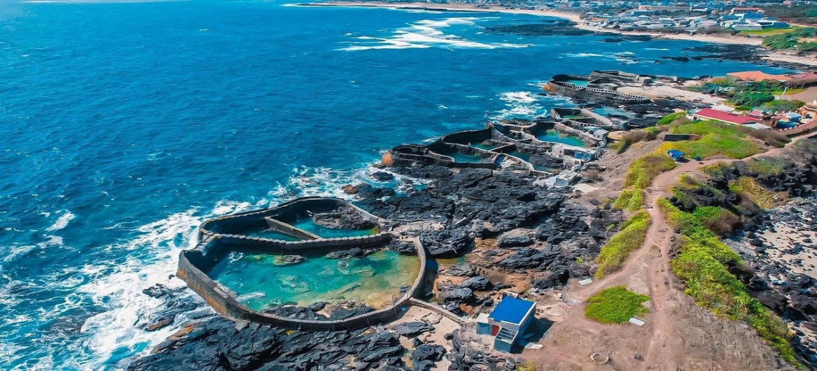 Đảo Phú Quý vào top 10 điểm đến đáng khám phá nhất Đông Nam Á Hồ cá bỏ hoang trên đảo Phú Quý.