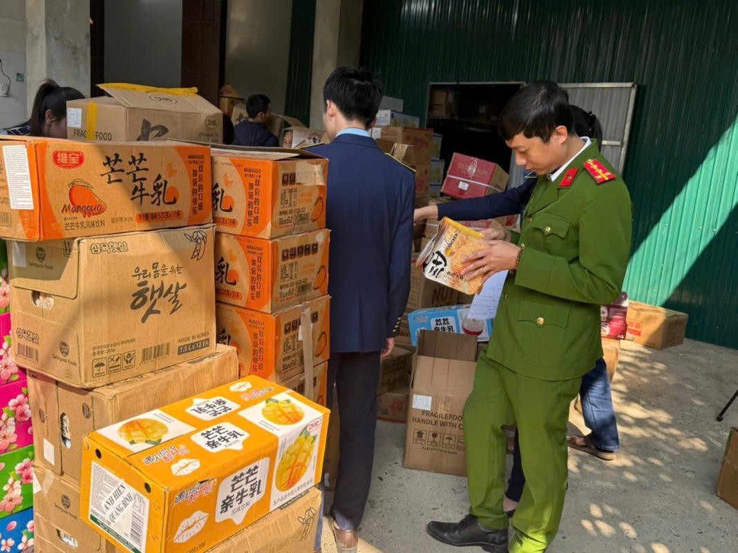 Kiểm tra Hộ kinh doanh Hoàng Hiển, phát hiện 1.351 đơn vị sản phẩm không có hóa đơn, chứng từ chứng minh nguồn gốc xuất xứ.