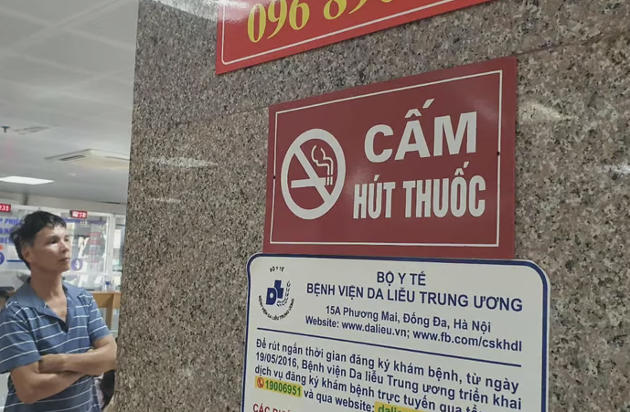 Đề xuất áp dụng “phạt nguội” đối với hành vi hút thuốc lá nơi công cộng
