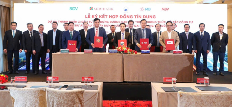 Hơn 25.000 tỷ đồng vốn tín dụng cho Vành đai 4 Hà Nội