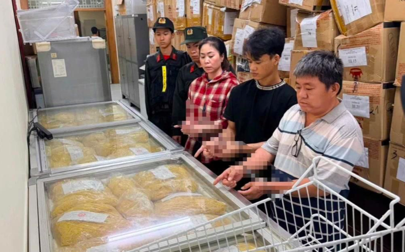 Chủ cơ sở sản xuất 800 tấn mì trộn hóa chất khai gì tại cơ quan Công an