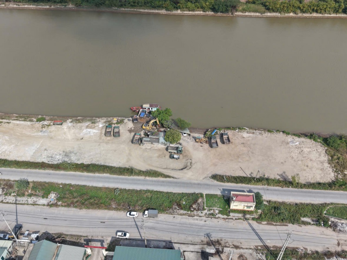 Hưng Yên: Chính quyền “mạnh tay” xử lý, giải tỏa bến bãi vi phạm phục vụ dự án ven sông