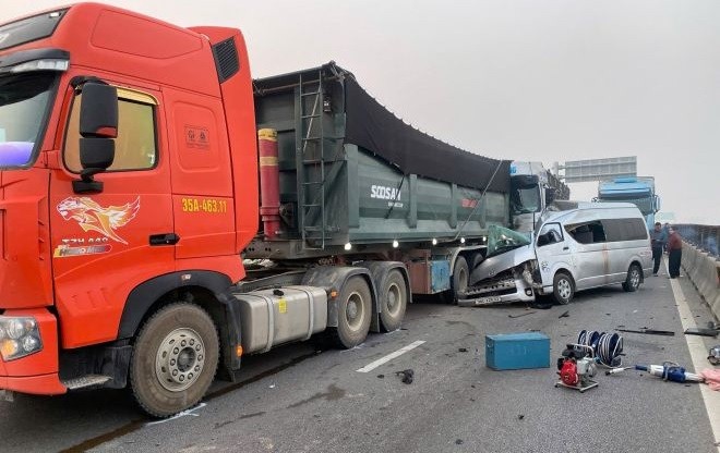 vụ TNGT gây hậu quả đặc biệt nghiêm trọng trên tuyến cao tốc Pháp Vân- Cao Bồ- Mai Sơn- QL45- Nghi Sơn do tài xế thiếu quan sát, 