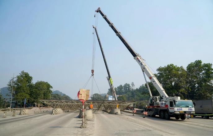 Tháo dỡ trạm thu phí BOT bỏ hoang trên quốc lộ 1 Tháo dỡ trạm thu phí BOT bỏ hoang trên quốc lộ 1