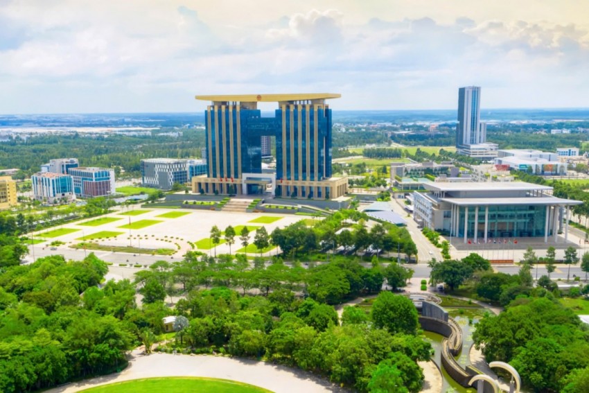 Việc chuyển đổi Trung tâm Hành chính Bình Dương thành tòa nhà KHCN được kỳ vọng sẽ tạo cú hích quan trọng, thúc đẩy tái phân bổ các chức năng đô thị, giảm áp lực cho khu vực trung tâm hiện hữu.