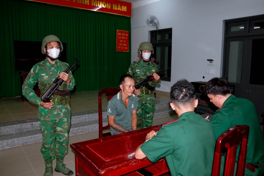 BĐBP TP Cần Thơ liên tiếp bắt giữ 2 vụ tàng trữ, sử dụng trái phép chất ma túy