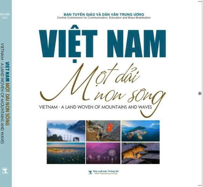 Cuốn sách ảnh "Việt Nam – Một dải non sông" khắc họa vẻ đẹp thiên nhiên, đời sống, lao động và tinh thần gắn bó của đồng bào, cán bộ, chiến sĩ nơi biên cương, hải đảo.
